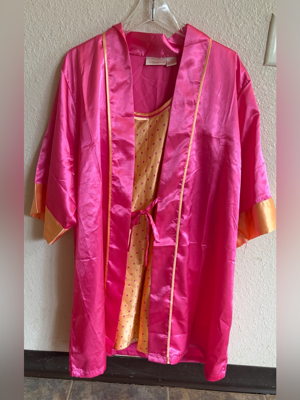 Ladies Aubrey Lane Pink Satin Kimono Robe with peach  Trim and pink /peach gown